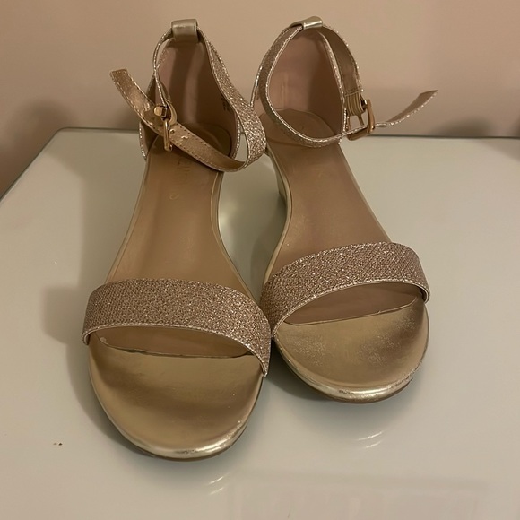 DREAM PAIRS Women's Ingrid Ankle Strap Low Wedge Sandal - Picture 6 of 10